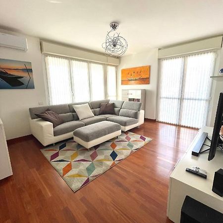 Elegant Apartment In Milan With Panoramic Terrace Bagian luar foto